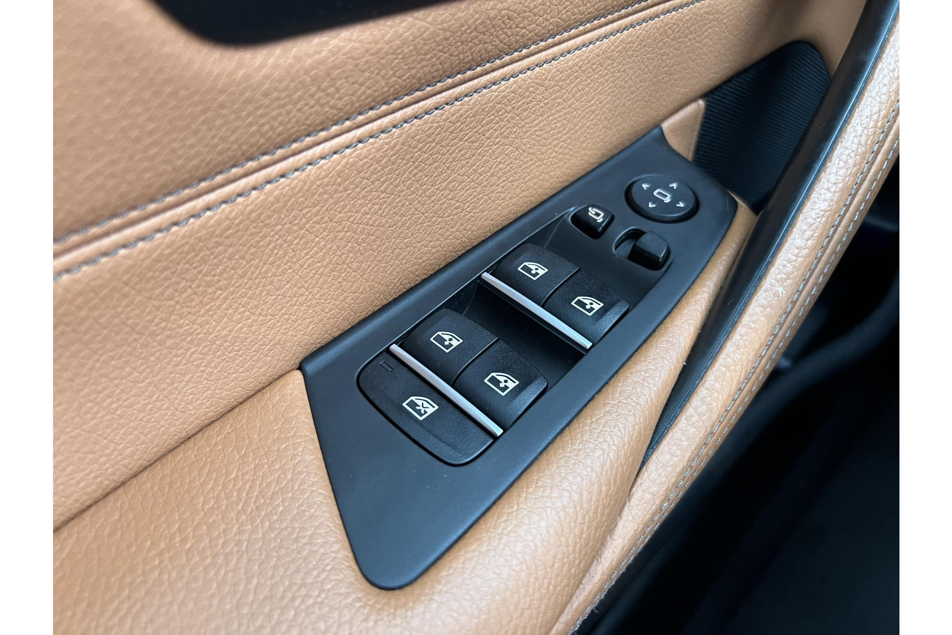 BMW 5 Serie 520d High Executive*DAKJE*HUD*CRUISE*NAVI.PROF*LED